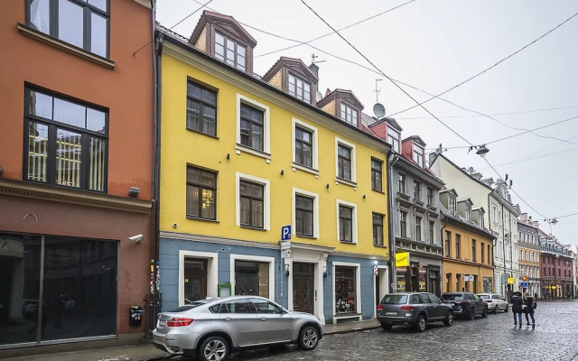 Rentapart Oldtown Apartments