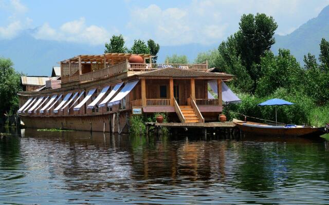 Sukoon Houseboat Kashmir