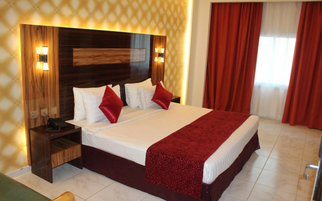 Grand Nova Hotel
