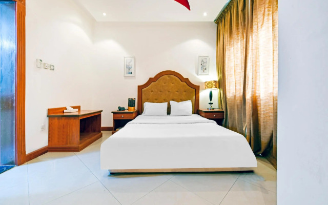 OYO 118 Revira Hotel