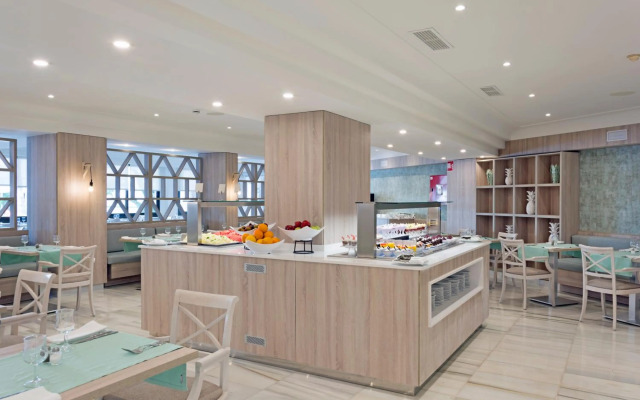Ona Palmira Paguera Hotel
