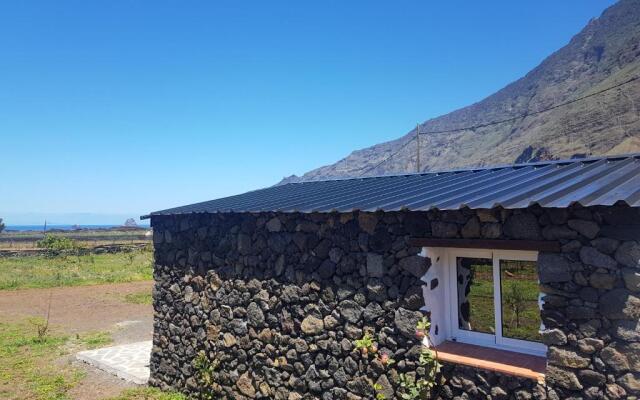 Beautiful Coastal House On A Tranquil Organic Farm