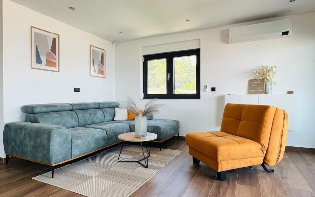 House & Home Slatine