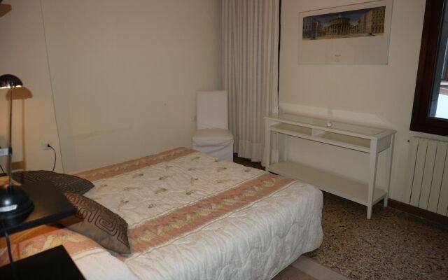 Venezia - Calle De Le Vele