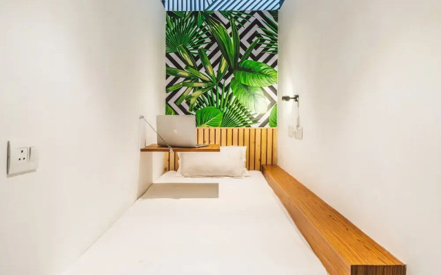 Minimalist Poshtel & Suites
