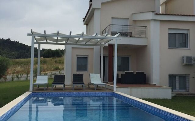 Kanistro Luxury Villa With Pool