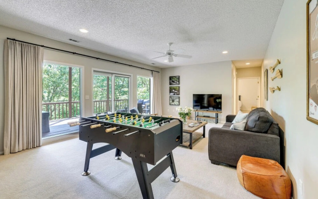 The Bella Vista Lakeside Treehouse: Dock & Kayaks!