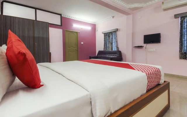 OYO Flagship 76906 Damodar Inn