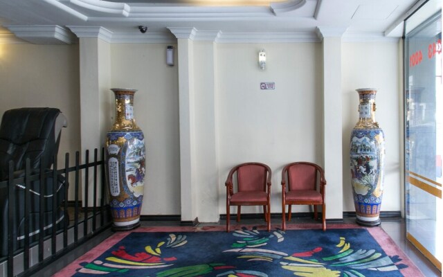 B Hotel
