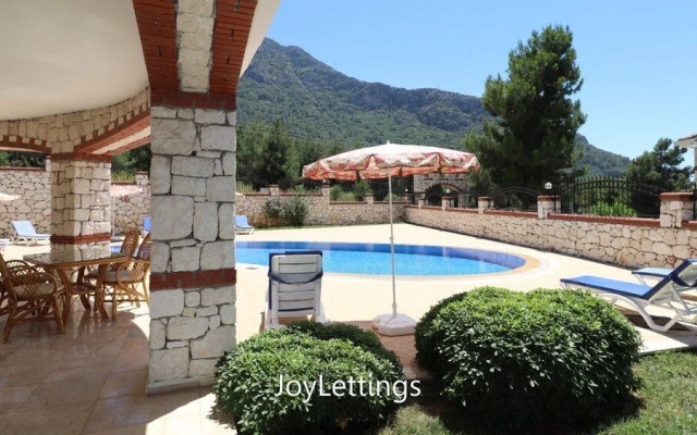 Villa NKL1 by JoyLettings