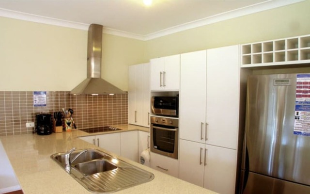 Two Beaches, 74B Blanch Street