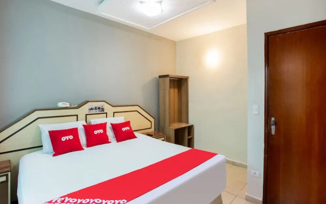 Oyo B Plaza Hotel