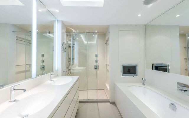 Hans Place Apartments