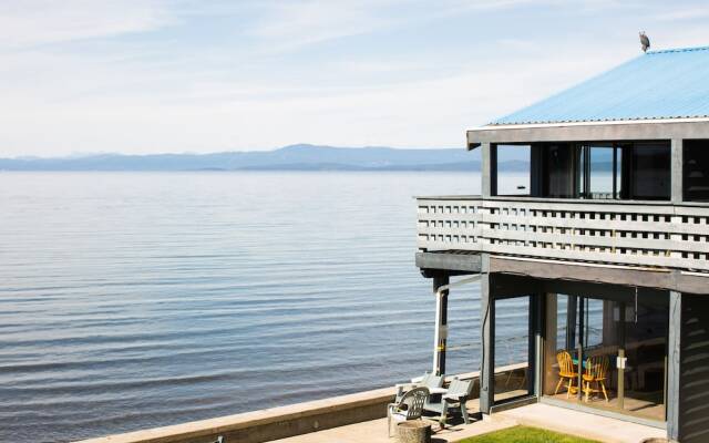 Sand Pebbles Inn