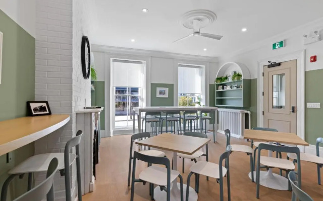 HI Hostelling International Hostel - Halifax