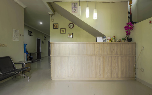 RedDoorz Plus near Lippo Cikarang Mall