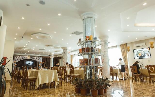 3MG Lakeside Hotel