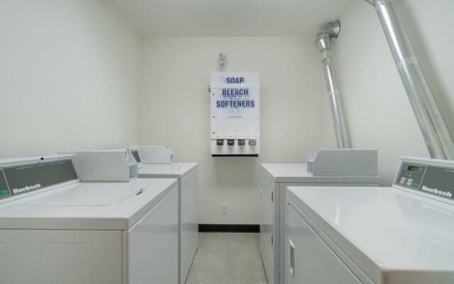 Studio 6-Bruderheim, AB