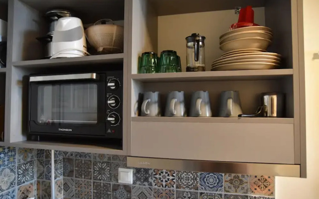 Meraki Apartments and Studios