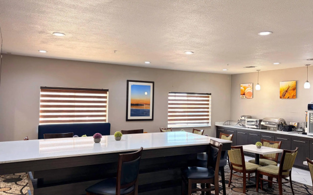 Comfort Suites Lewisville - Dallas