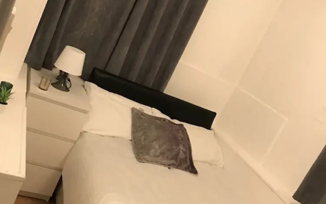 Charming 3-bed Flat in London