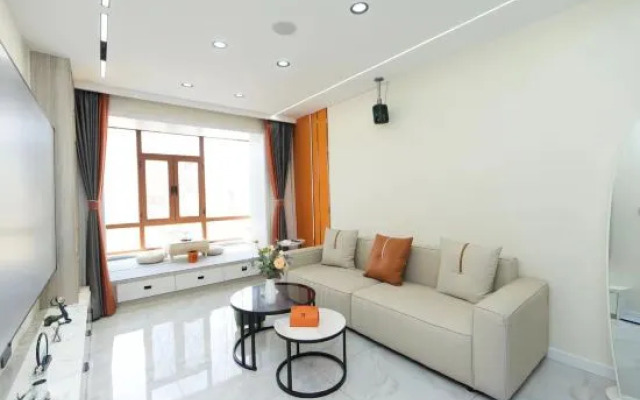 Jingqi Homestay (Yanji Yanbian University Floating Market Branch)