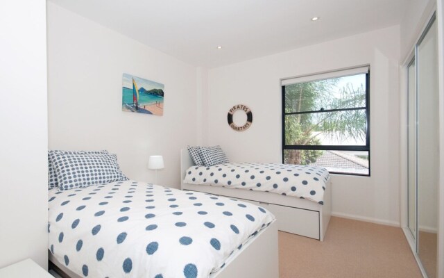 The Summit, Unit 4/25 Tomaree Street