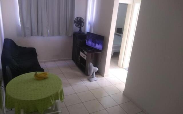 Apt completo-Ar-TV-Portaria 24h-Piscina-Praia