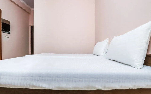 OYO LIFE NOD467 Sector 135