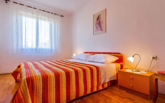 Spacious Apartment With Large Covered Terrace