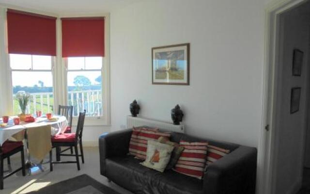 Seabreeze Apartment