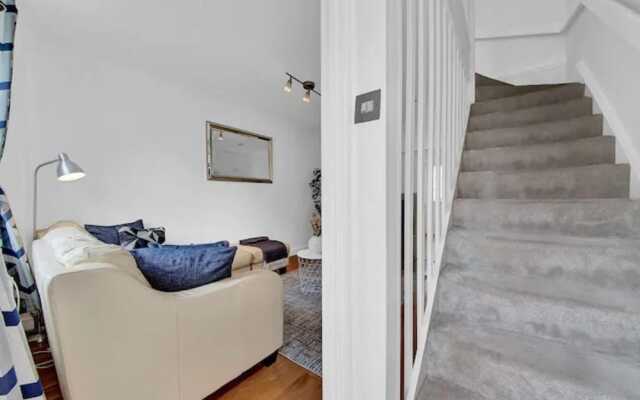 Luxurious 2-bed House in Canary Wharf London