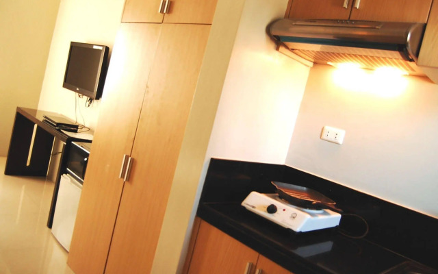 Rumi Apartelle Hotel