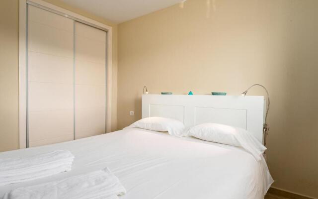 2174-Huge 3 bedrooms with terrace and pool
