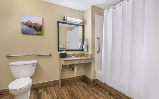 Best Western Plus Waltham Boston