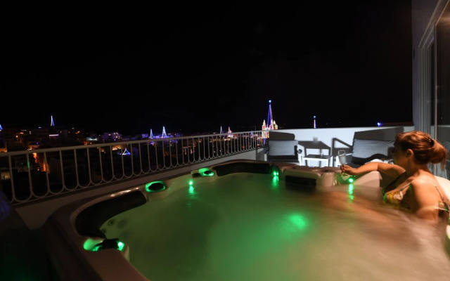 Victoria by Petit Chic