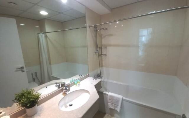 Stunning Apartment with balcony Dubai Marina