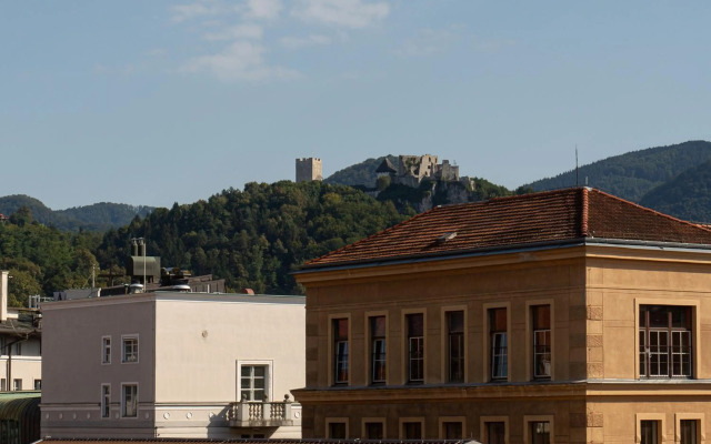 NEW, Stylish and modern central Studio, FREE parking