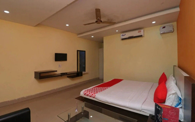 Maa Barabhuja Guest House by OYO Rooms