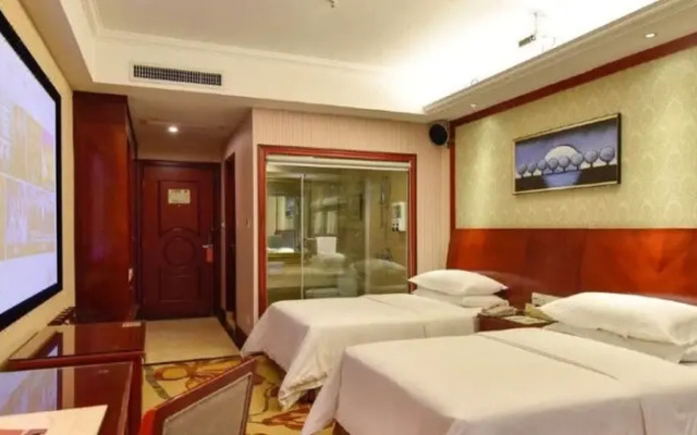 Vienna Hotel Shenzhen Bao'an Fanshen Metro Station