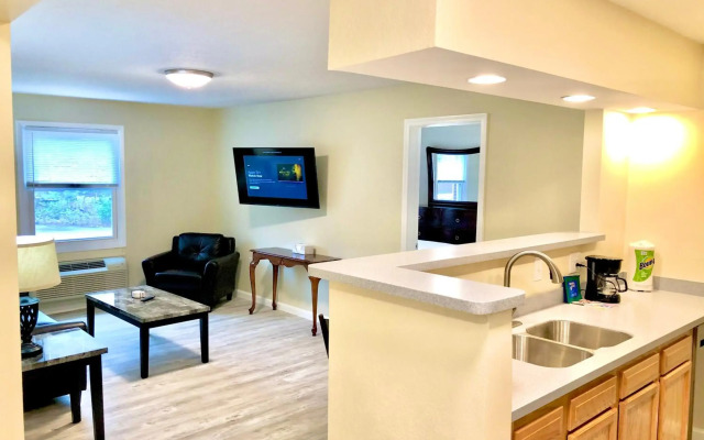 Bicentennial Inn