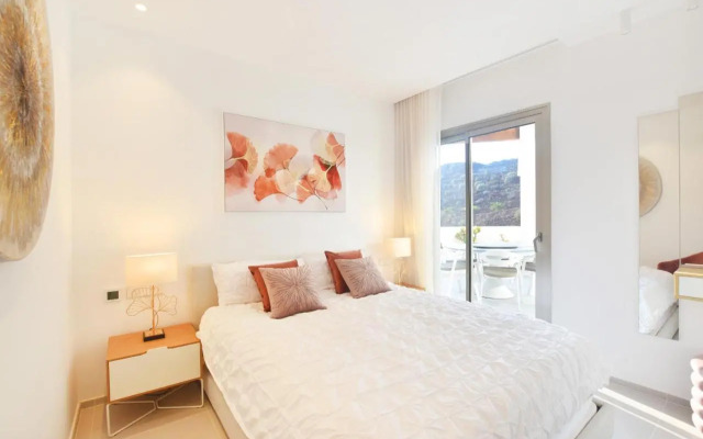 Gazmira 3-1 PENTHOUSE DELUXE & JACUZZI 3B