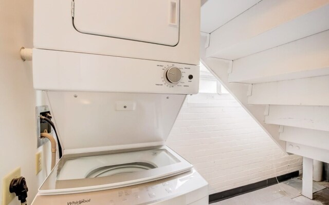 TWO CozySuites Apt w Skybridge Access 4