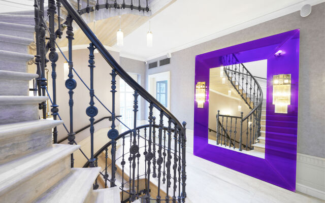 Aria Hotel Budapest by Library Hotel Collection