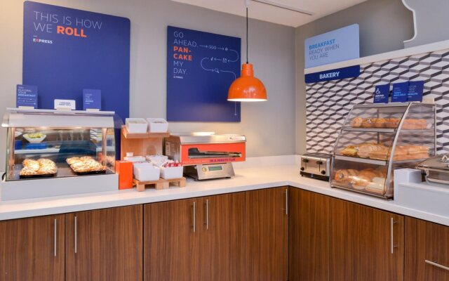 Holiday Inn Express Hotel & Suites Southfield - Detroit