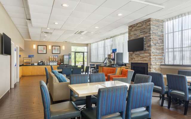 Best Western Hartford Hotel & Suites