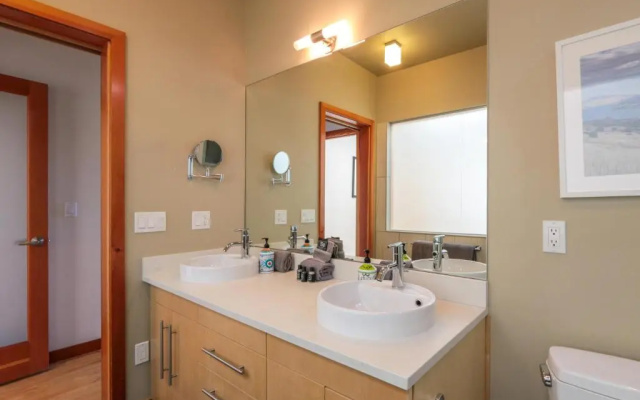 ALOFT-River View-AC-5BR/2.5BA