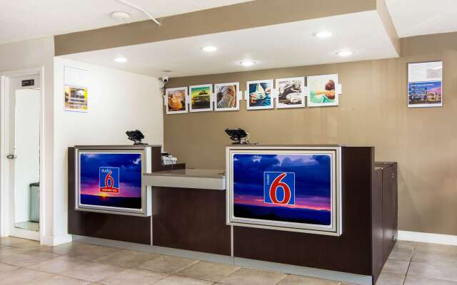 Motel 6 Lagrange, GA