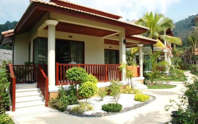 Khaolak Bay Front Resort