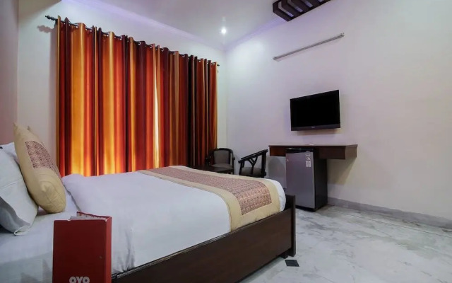 Dev Palace by OYO Rooms